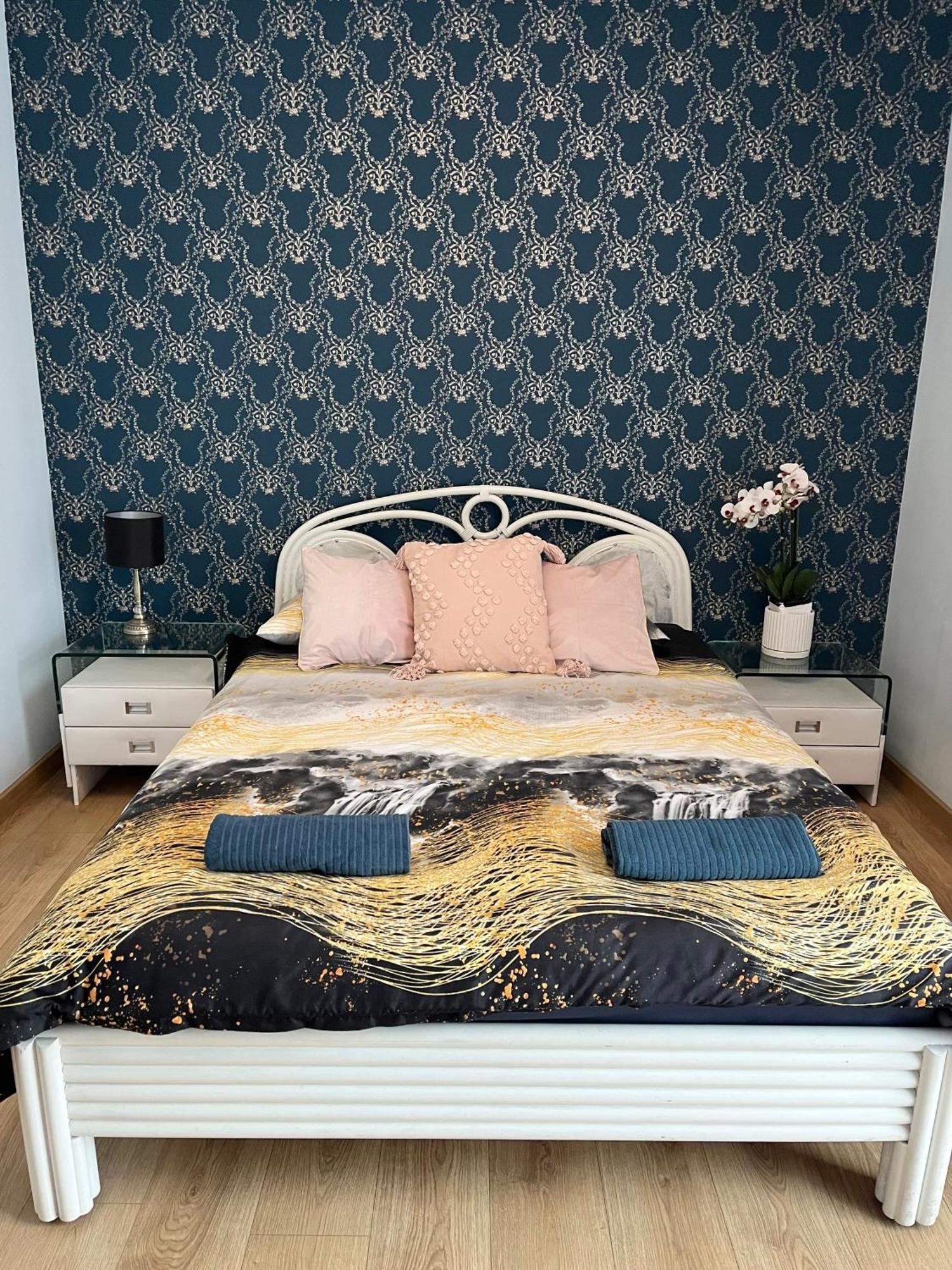 Oldtown Retro Apartment By Marina With Balcony For 6 People Γκντανσκ Εξωτερικό φωτογραφία