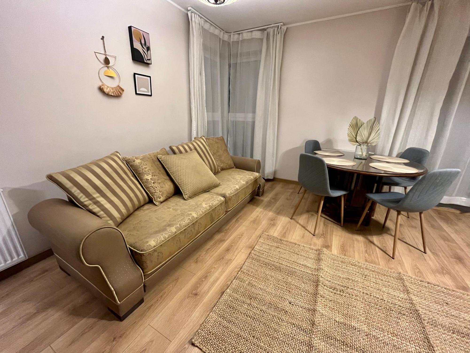 Oldtown Retro Apartment By Marina With Balcony For 6 People Γκντανσκ Εξωτερικό φωτογραφία